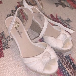 White wedges